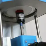 Torque screwdriver in a calibration machine