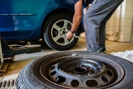 Mechanic with torque wrench